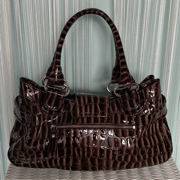 Brown Patent Guess Bag and Wallet Set - Picture 4 of 17